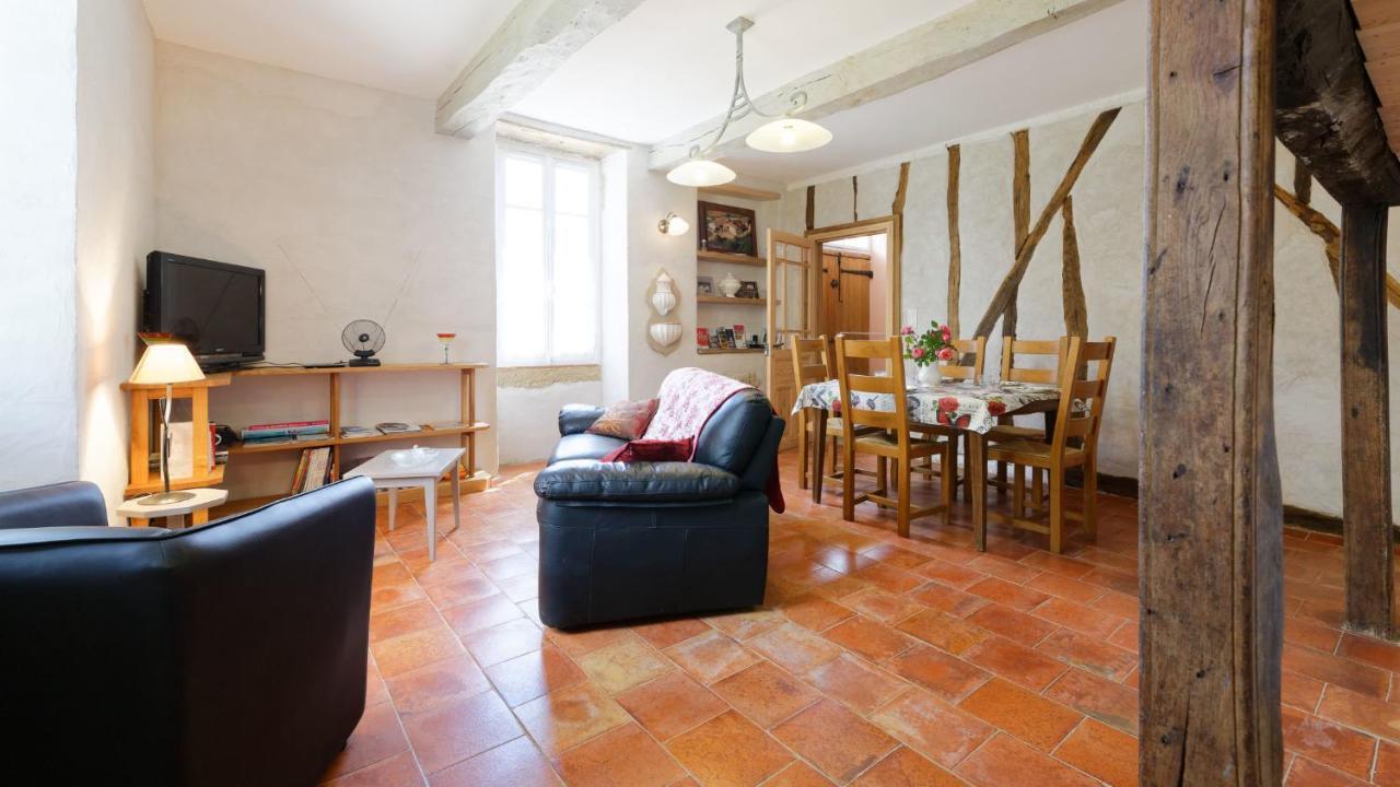 Le Guitou Villa Monlezun Exterior photo